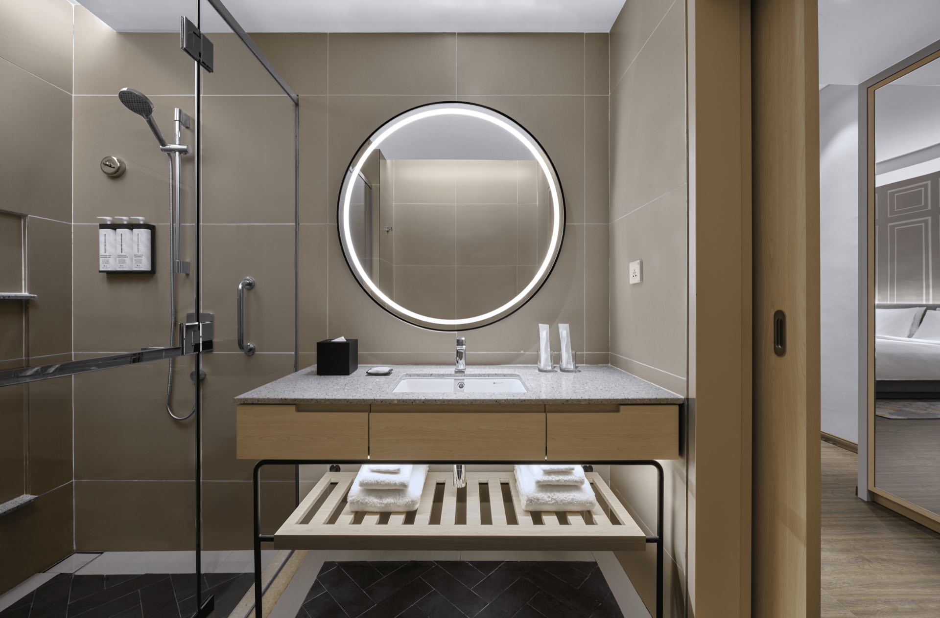 Hyatt Place KL - Bathroom